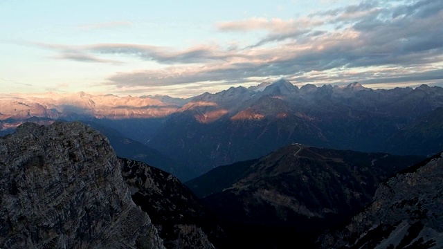 一览著名的白云石山峰，布伦塔。Trentino、意大利视频素材