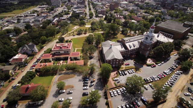 Macon Georgia Aerial v17 Birdseye view Mercer University Law School四周低视频素材