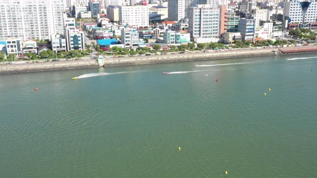 韩国全罗南道永三岗河/木浦溪划船比赛视频素材