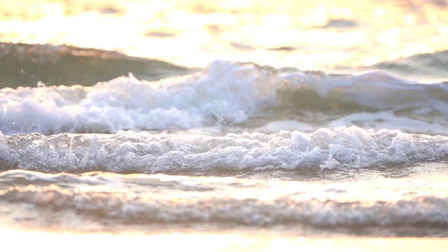 海面上的日落，慢镜头。视频素材