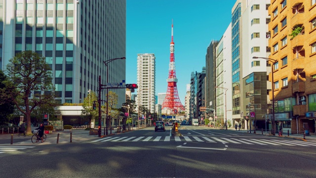 4K，时间流逝在东京城与东京塔在日本亚洲是一个著名的地方。城市的生活理念视频素材