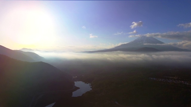 从空中俯瞰富士山视频素材