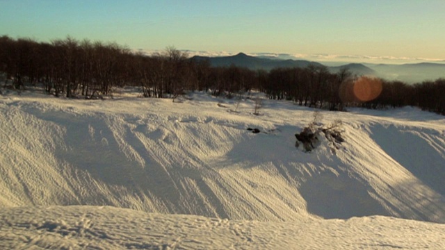 安第斯山脉的滑雪胜地视频素材