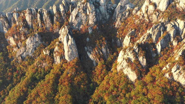 韩国，石山山/江原道的蔚山巴维岩视频素材