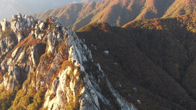 韩国，石山山/江原道的蔚山巴维岩视频素材