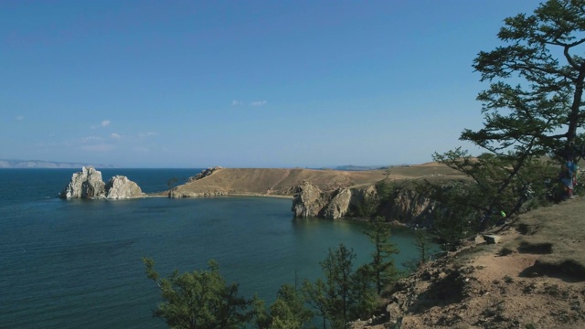 奥洪岛贝加尔湖宁静的鸟瞰图著名的旅游景点视频素材