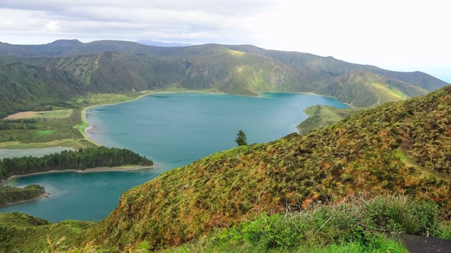 Lagoa do Fogo，圣米格尔岛，亚速尔群岛，葡萄牙全景视频素材