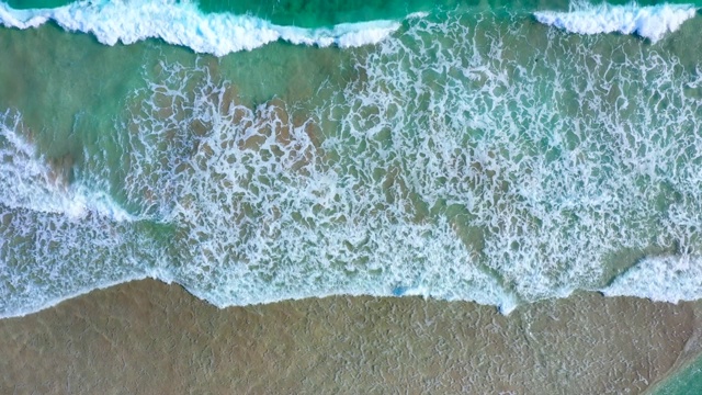 鸟瞰美丽的大海视频素材