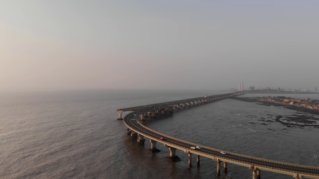 Arial Drone拍摄Bandra Worli海景，孟买日落视频素材