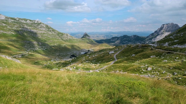 黑山夏季山地Durmitor国家公园。Durmitor全景路，Sedlo通行证。视频素材