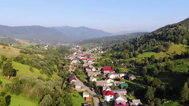 晴天山村鸟瞰图视频素材