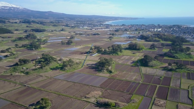 WS空中Chokai山和稻田，Yuza，山形县，日本视频素材