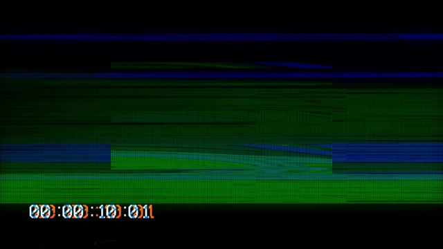 视频故障噪声静态电视或VHS视觉特效。电视屏幕干扰失真效果。复古的视频背景或故障过渡效果的视频编辑。带有噪声条纹效果的旧视频损坏。视频素材