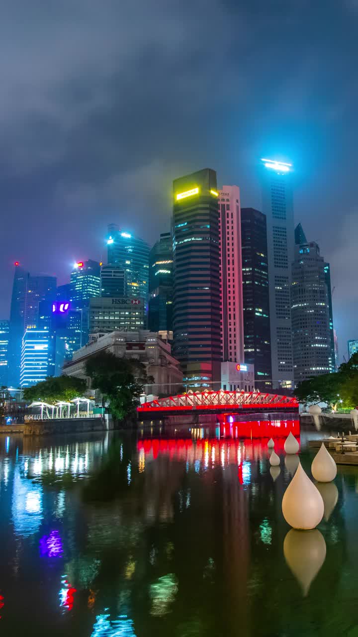 垂直的夜晚到白天的新加坡城市景观视频素材