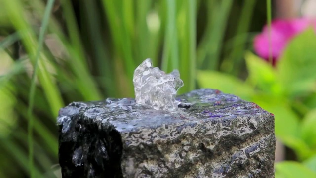 花园的喷泉视频素材