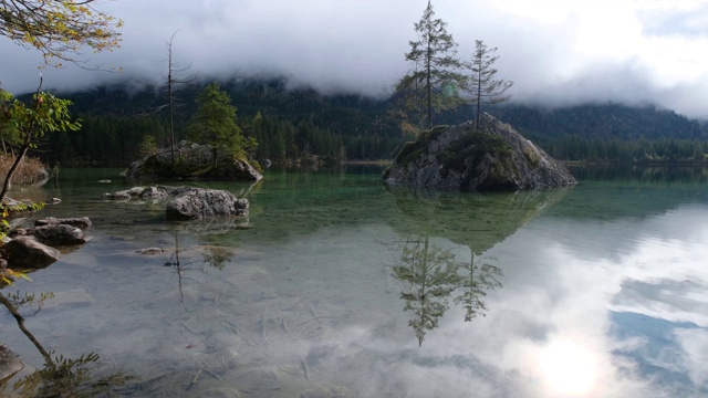 秋湖腹地，阿尔卑斯山，德国巴伐利亚视频素材