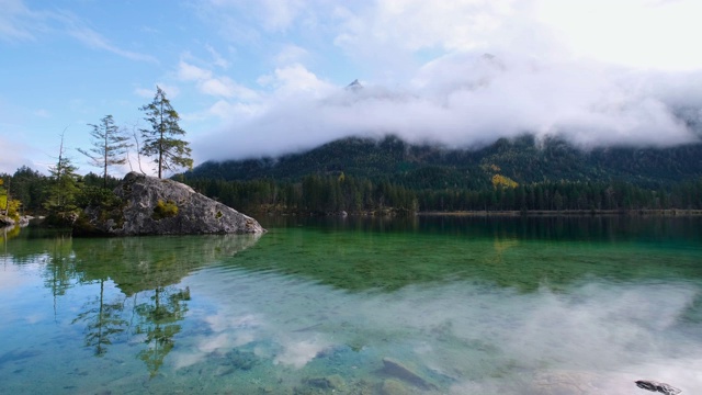 秋湖腹地，阿尔卑斯山，德国巴伐利亚视频素材