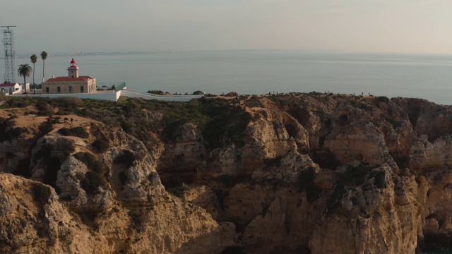 葡萄牙阿尔加维Ponta da Piedade的鸟瞰图视频素材