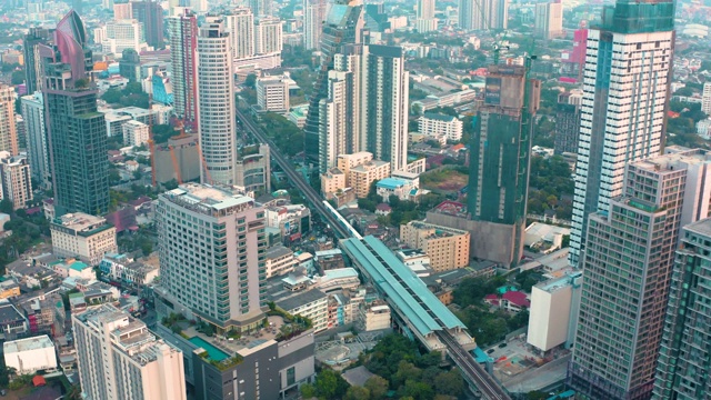 曼谷鸟瞰图，摄于泰国素坤逸和通格勒地区视频素材