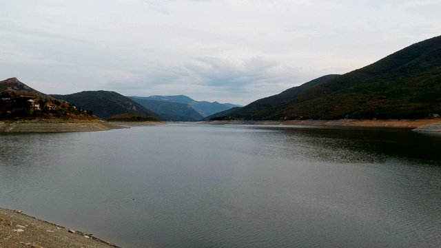 湖泊鸟瞰图视频素材