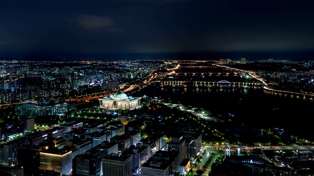 韩国首尔，有汉江的Yeouido国会夜景视频素材