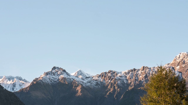 日出时分的库克山脉视频素材