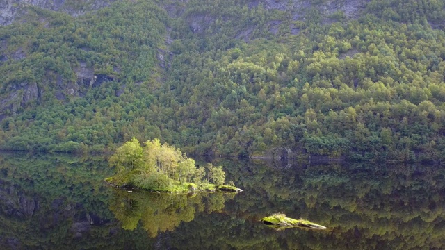 Geiranger峡湾和Lovatnet湖鸟瞰图在挪威视频素材