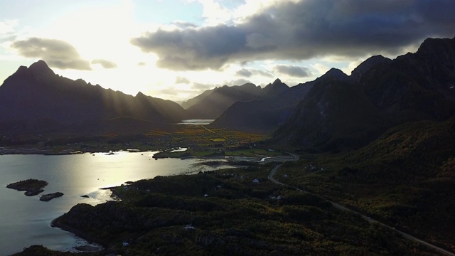 Geiranger峡湾和Lovatnet湖鸟瞰图在挪威视频素材