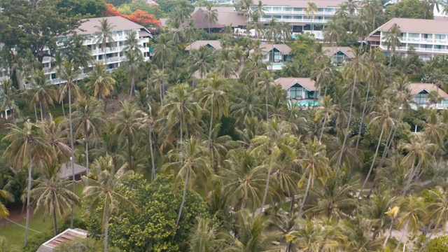 泰国普吉岛海滩和游艇鸟瞰图视频素材