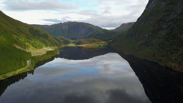 Geiranger峡湾和Lovatnet湖鸟瞰图在挪威视频素材