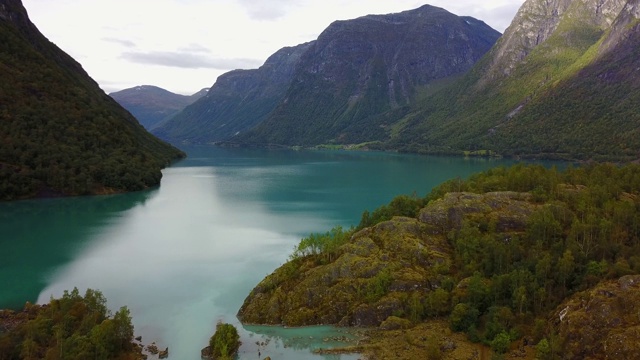 Geiranger峡湾和Lovatnet湖鸟瞰图在挪威视频素材