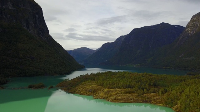 Geiranger峡湾和Lovatnet湖鸟瞰图在挪威视频素材