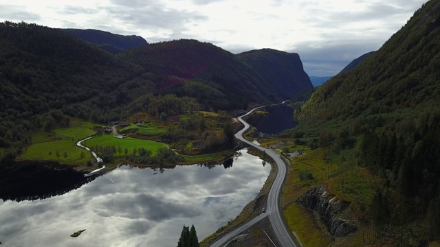 Geiranger峡湾和Lovatnet湖鸟瞰图在挪威视频素材