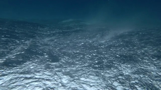 强热带暴雨在海洋，印度洋，马尔代夫，亚洲视频素材