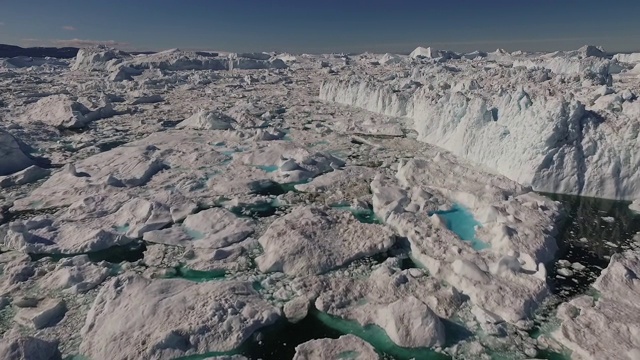 雅各布港冰峡湾鸟瞰图，伊卢利萨特，格陵兰视频素材