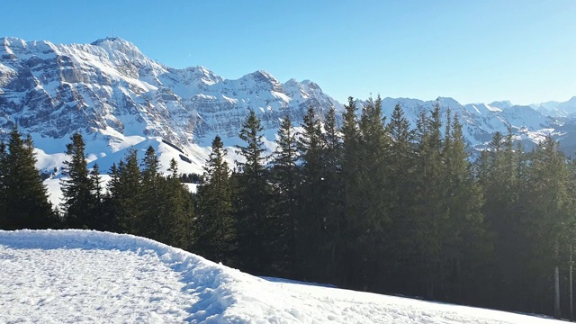 瑞士阿尔卑斯山山顶上的4k雪景视频素材