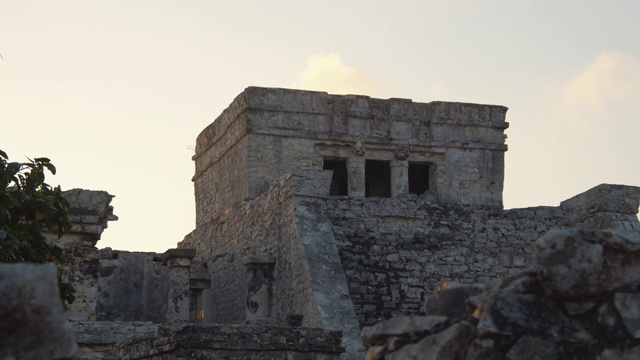 El Castillo神庙建筑特写。图卢姆玛雅遗址。墨西哥金塔纳罗奥州视频素材