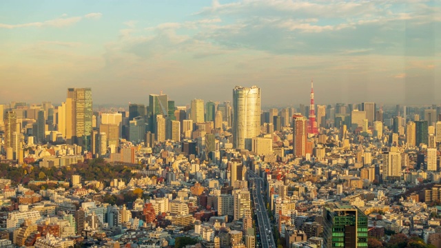 东京城市天际线在日本日落。视频素材