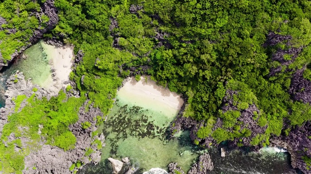 卡拉莫群岛，卡马里纳斯苏尔，马图卡德，菲律宾。野生白沙滩视频素材