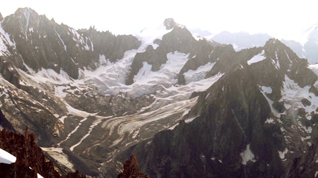 法国阿尔卑斯山脉勃朗峰的最高山峰全景视频素材