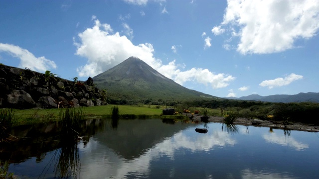 哥斯达黎加的阿雷纳尔火山国家公园视频素材