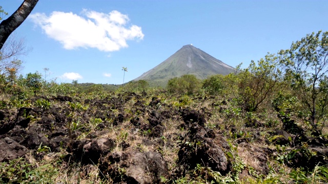 哥斯达黎加的阿雷纳尔火山国家公园视频素材