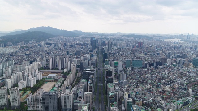 韩国首尔，德黑兰路/江南区的城市建筑视频素材