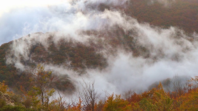 风景镜头在西班牙加泰罗尼亚蒙特塞尼山视频素材