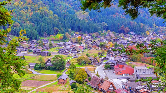 4 k。日本岐阜白川村秋日时光流逝。白川宫是联合国教科文组织世界遗产和国家地标视频素材