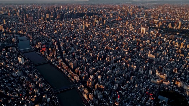 东京，日本城市天际线在黄昏浅草。视频素材