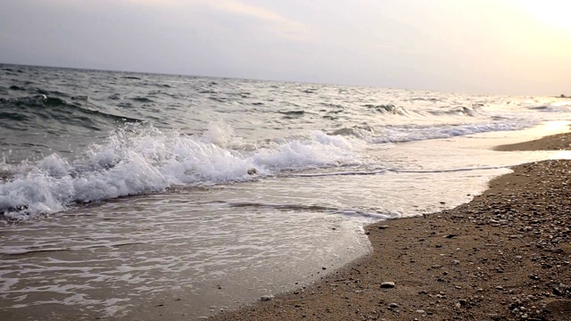 海滩上的海浪视频素材