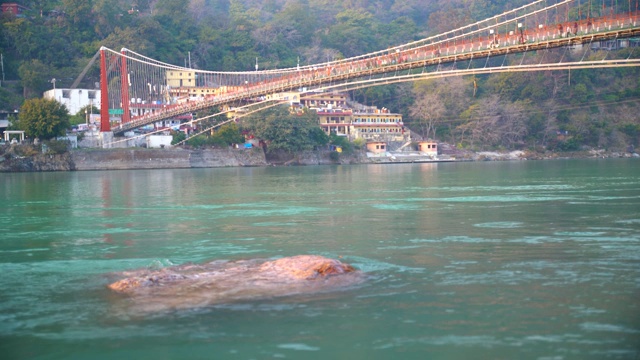 在rishikesh am ghula的观点视频素材