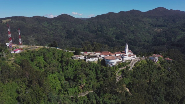 哥伦比亚蒙特塞拉特山的空中全景。视频素材