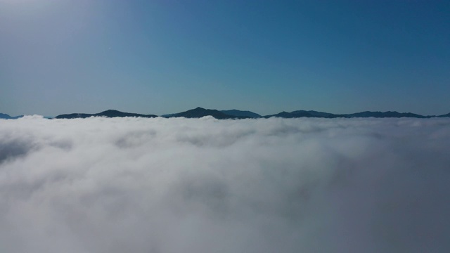 韩国京畿道南阳洲山脉上的云海视频素材